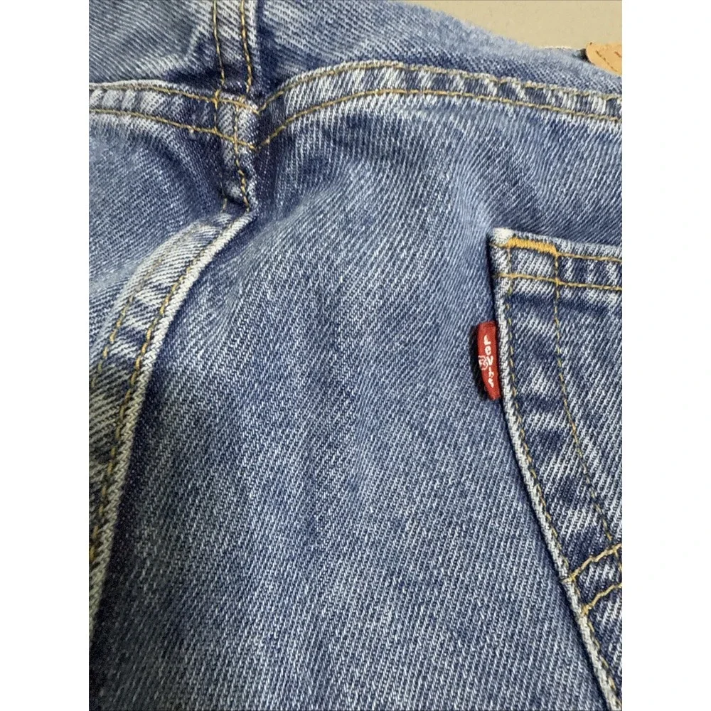 Vintage Levis 550 Shorts Men 36 Relaxed Fit Baggy Jorts Skate Y2K Med Wash Denim